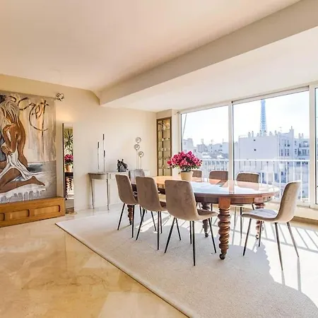Penthouse Trocadero Apartment *